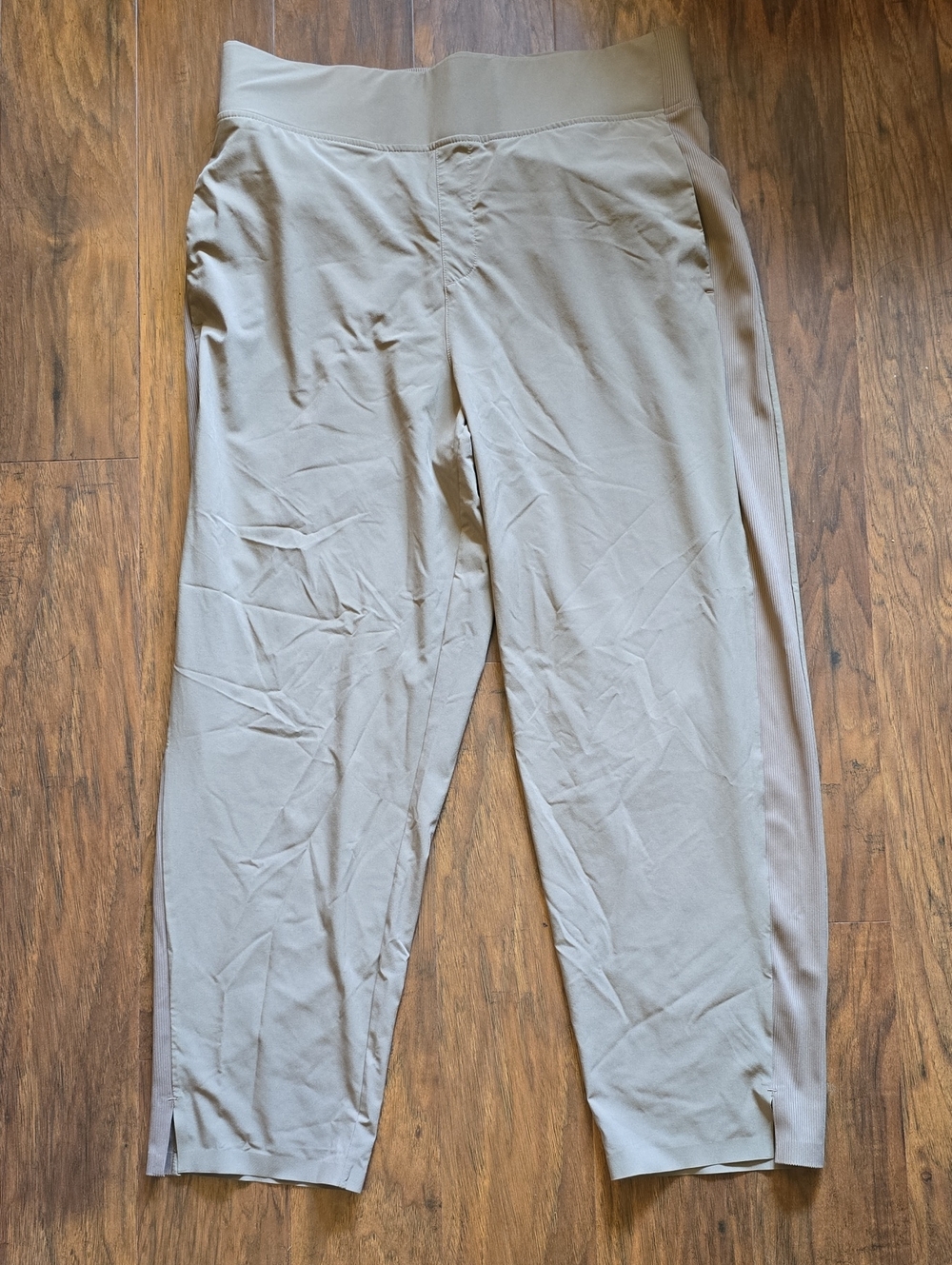 Kirkland Signature Women's Stretch Joggers in Light Taupe